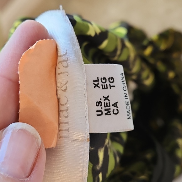 Gorgeous patterned blouse - Picture 5 of 5